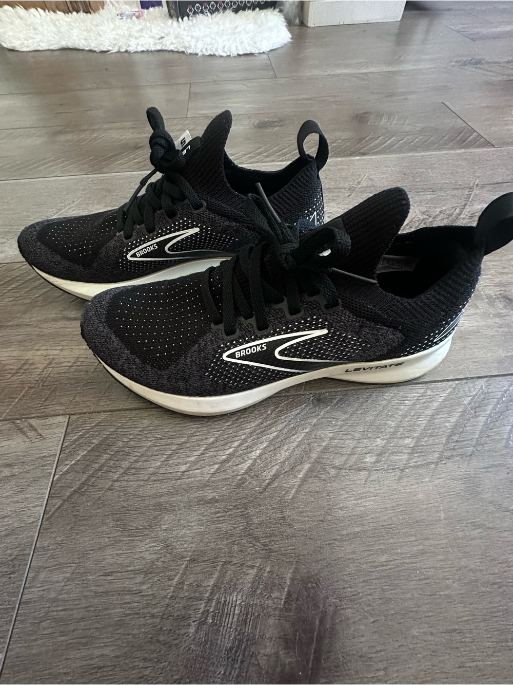 Brooks Levitate Shoes